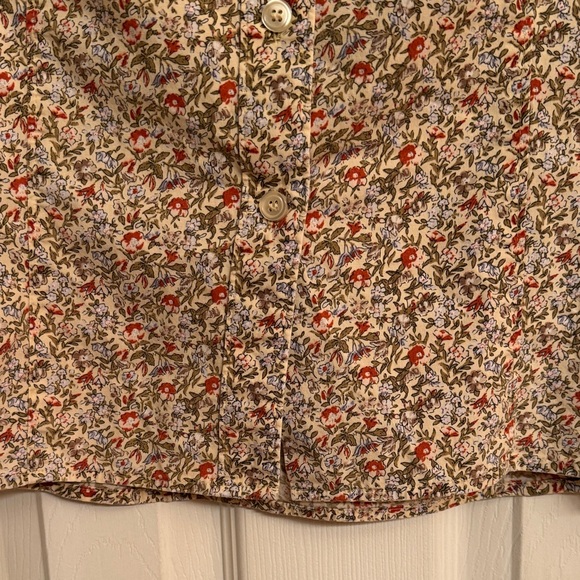 Sag Harbor Sleeveless Button-down Red & Green Floral Print Blouse. Size Medium - Picture 6 of 10